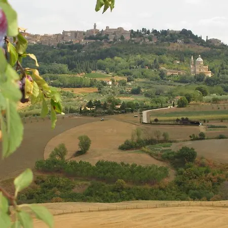 阿格里图里斯莫马兹农家乐 Montepulciano Stazione