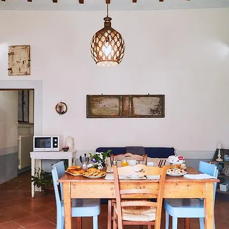 阿格里图里斯莫马兹农家乐 Montepulciano Stazione